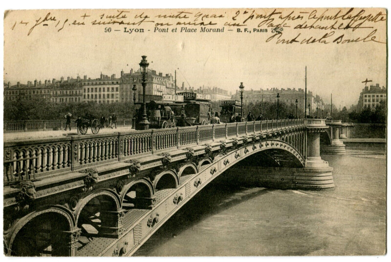 Carte postale ancienne Rhône Lyon Pont et Place Morand animé