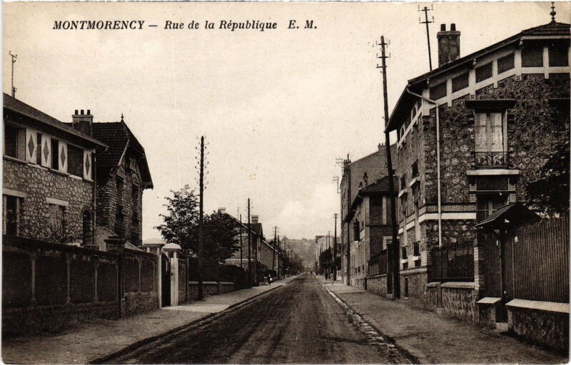 Carte postale ancienne Montmorency Rue de la Republique France à Montmorency