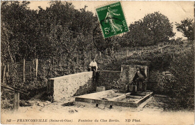 Carte postale ancienne Franconville Fontaine du Clos Bertin France à Franconville