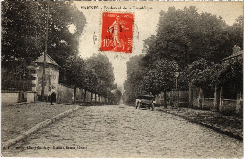 Carte postale ancienne Marines Boulevard de la Republique France à Marines
