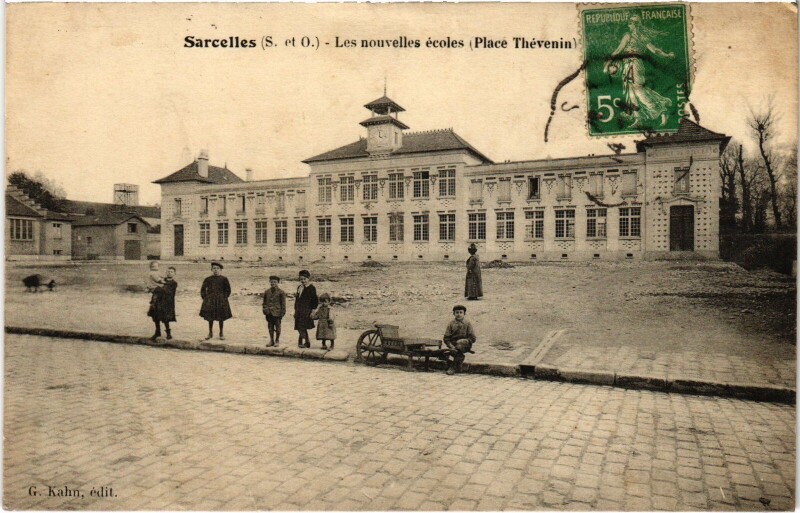 Carte postale ancienne Sarcelles Les nouvelles ecoles France à Sarcelles