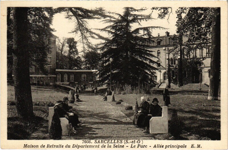 Carte postale ancienne Sarcelles Le Parc, allee principale France à Sarcelles