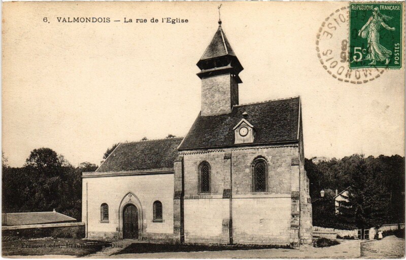 Carte postale ancienne Valmondois La rue de l'Eglise France à Valmondois