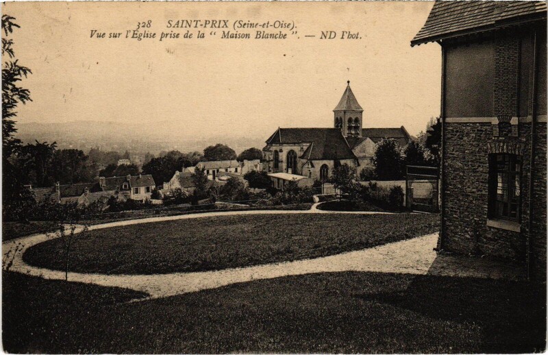 Carte postale ancienne Saint-Prix Vue sur l'Eglise prise de la Maison Blanche France à Saint-Prix