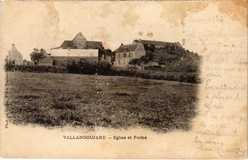Carte postale ancienne Vallangoujard Eglise et Ferme France à Vallangoujard