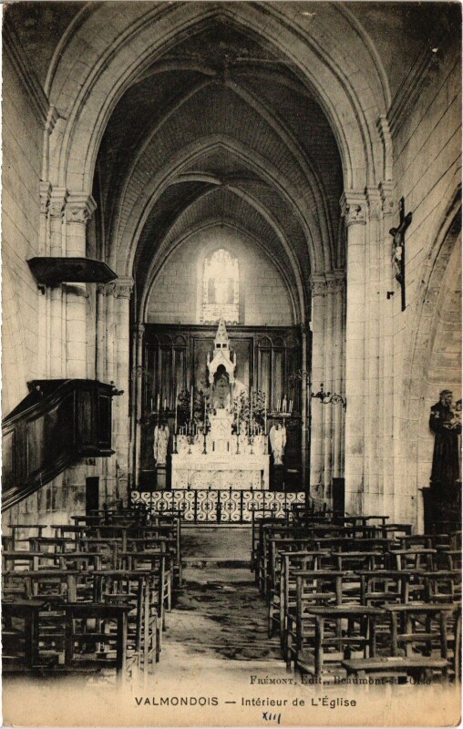 Carte postale ancienne Valmondois Interieur de l'Eglise France à Valmondois