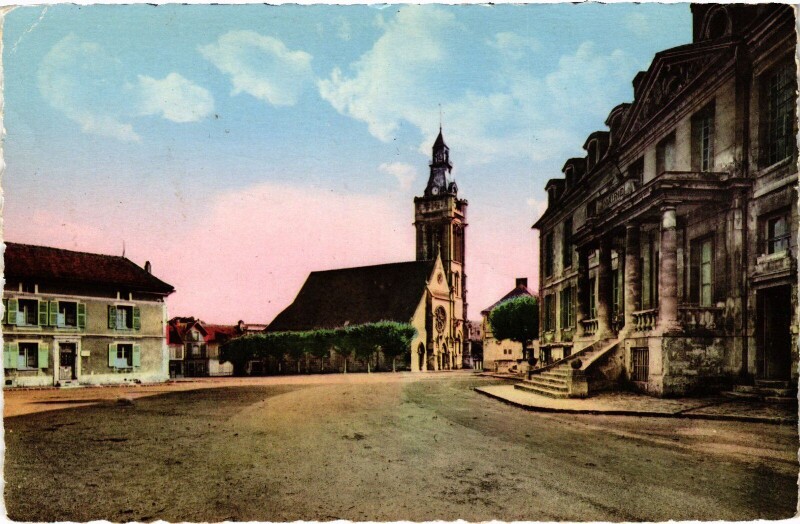 Carte postale ancienne Viarmes Place de la Mairie et l'Eglise France à Viarmes