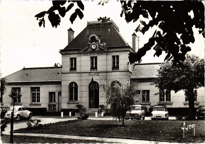 Carte postale ancienne Montmorency La Mairie France à Montmorency