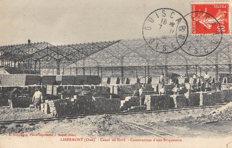 Carte postale ancienne Libermont - Canal Du Nord - Construction D'Une Briqueterie - Cpa Industr à Libermont
