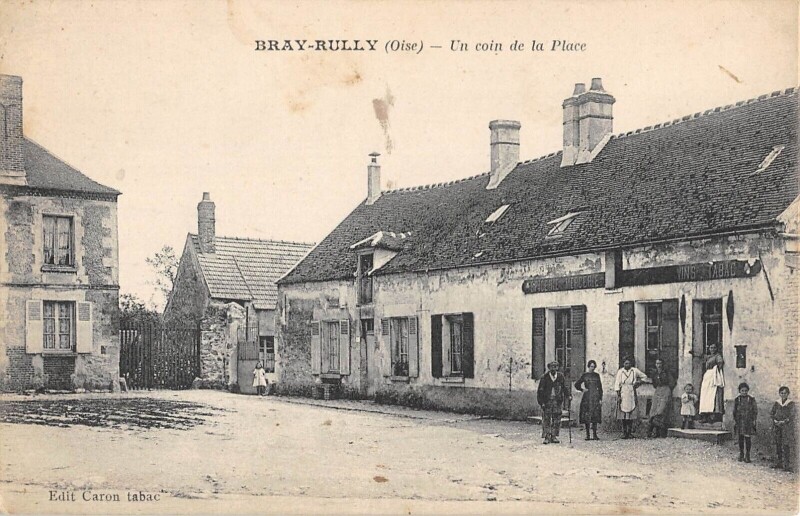Carte postale ancienne Bray Rully - Un Coin De La Place à Rully