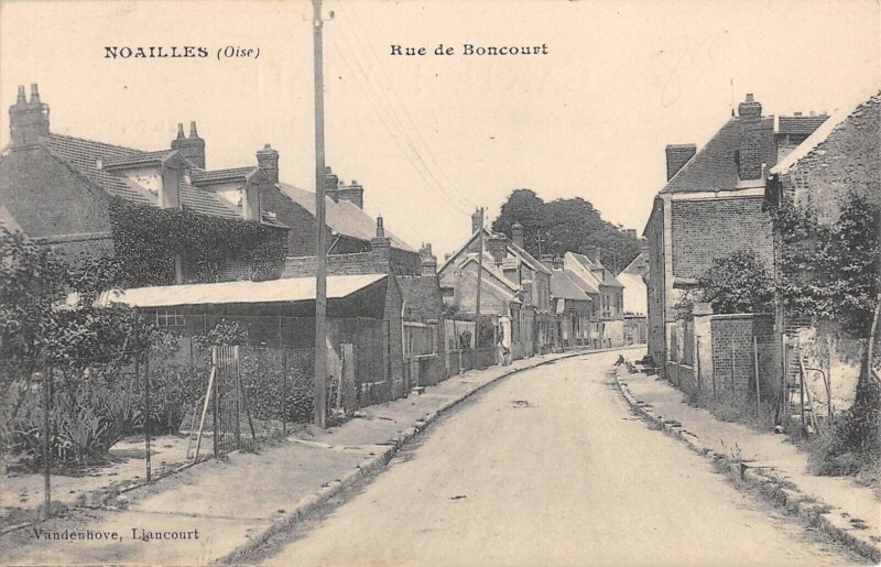 Carte postale ancienne Noailles - Rue De Boncourt à Noailles