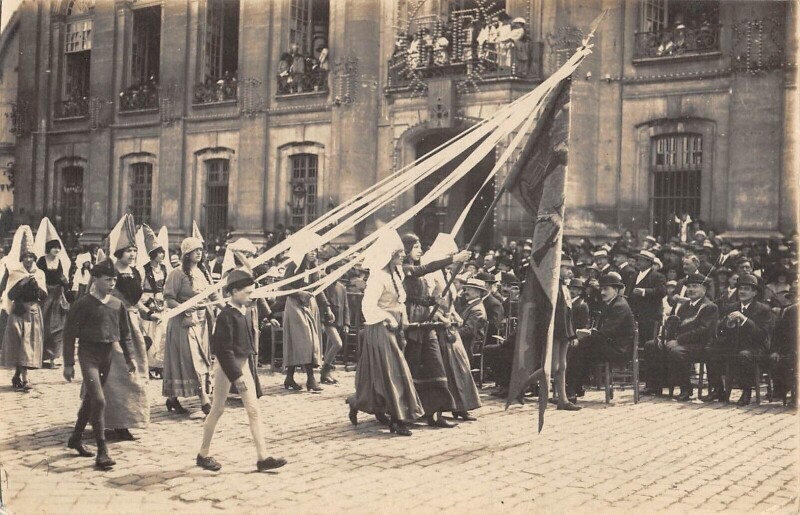 Carte postale ancienne Beauvais - Carte Photo - Fete - Defile à Beauvais