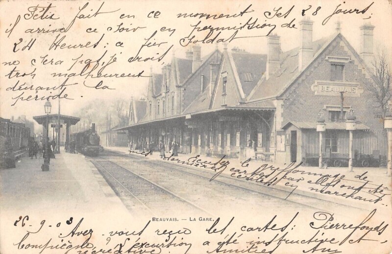 Carte postale ancienne Beauvais La Gare - Train à Beauvais
