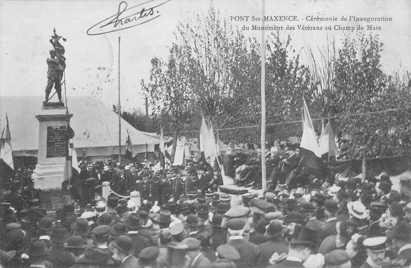 Carte postale ancienne Pont Sainte Maxence - Ceremonie De L'Inauguration Du Monument Des Veteran à Pont-Sainte-Maxence