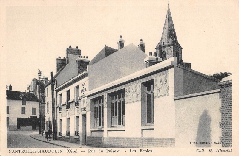 Carte postale ancienne Nanteuil Le Haudouin - Rue Du Puiseau - Les Ecoles à Nanteuil-le-Haudouin
