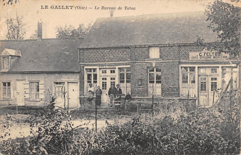 Carte postale ancienne Le Gallet - Le Bureau De Tabac au Gallet