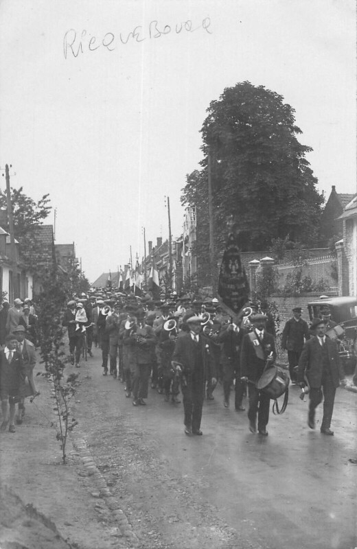 Carte postale ancienne Ricquebourg - Carte Photo - Fanfare à Ricquebourg