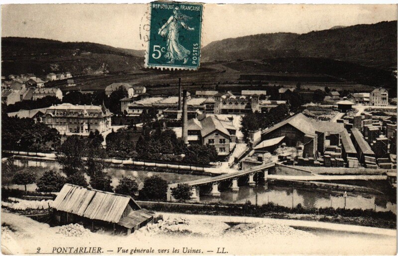 Carte postale ancienne Pontarlier vue générale vers les Usines