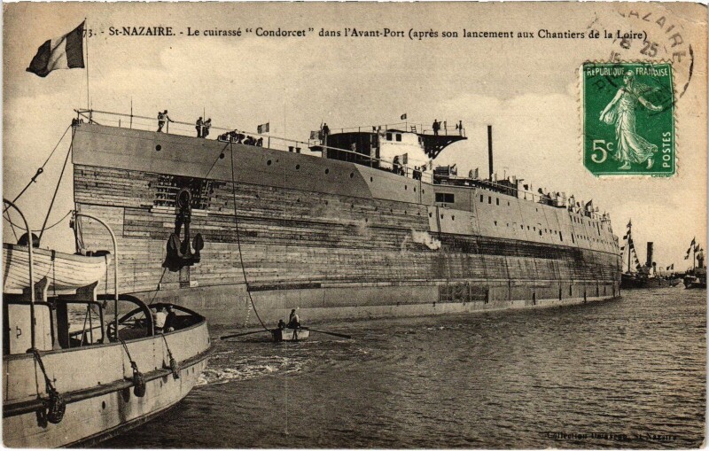 Carte postale ancienne Saint-Nazaire Cuirassé Condorcet dans l'Avan-Port à Saint-Nazaire