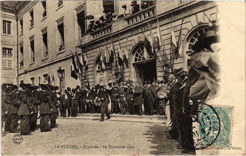 Carte postale ancienne La Fleche Prytanée Le Triomphe 1903