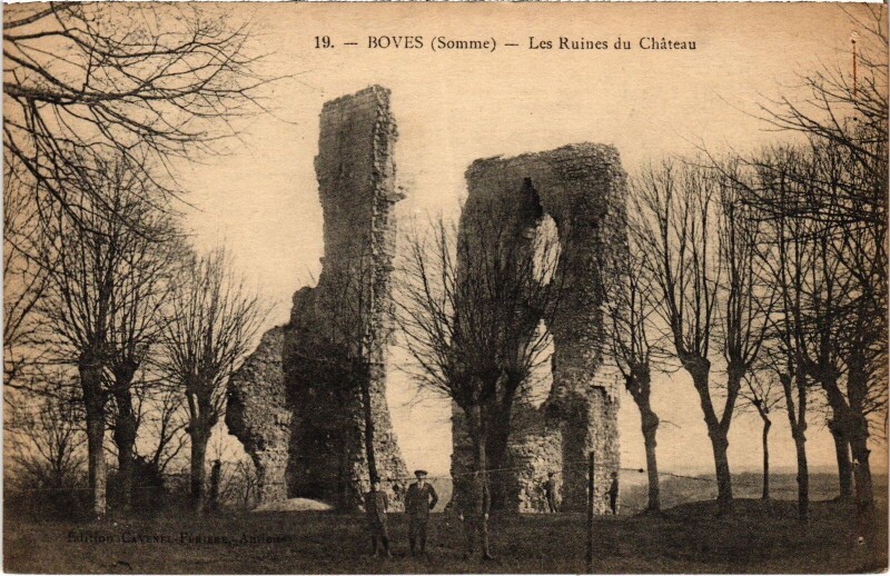 Carte postale ancienne Boves Ruines du Chateau à Boves