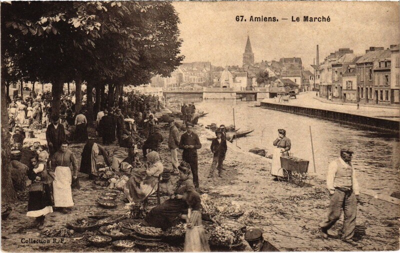 Carte postale ancienne Amiens Le marché à Amiens