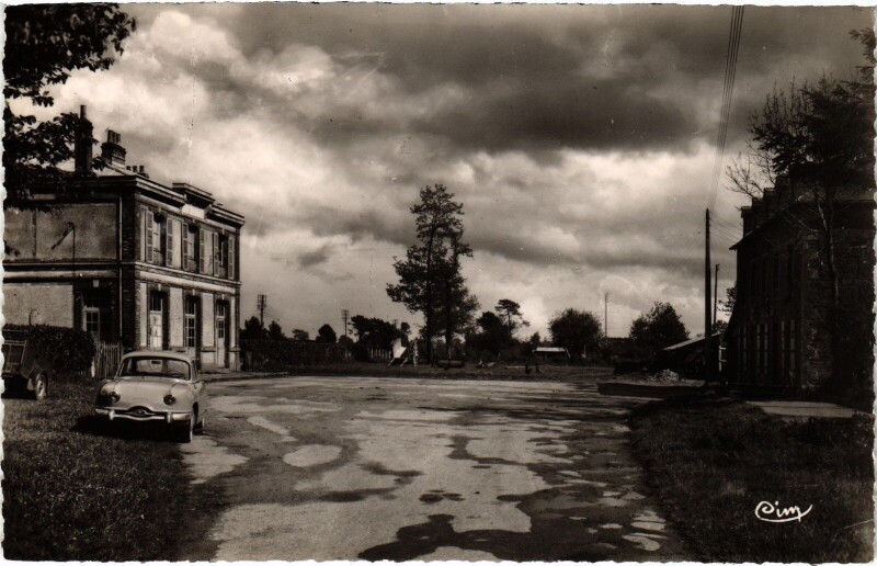 Carte postale ancienne Uzel La Gare railway station