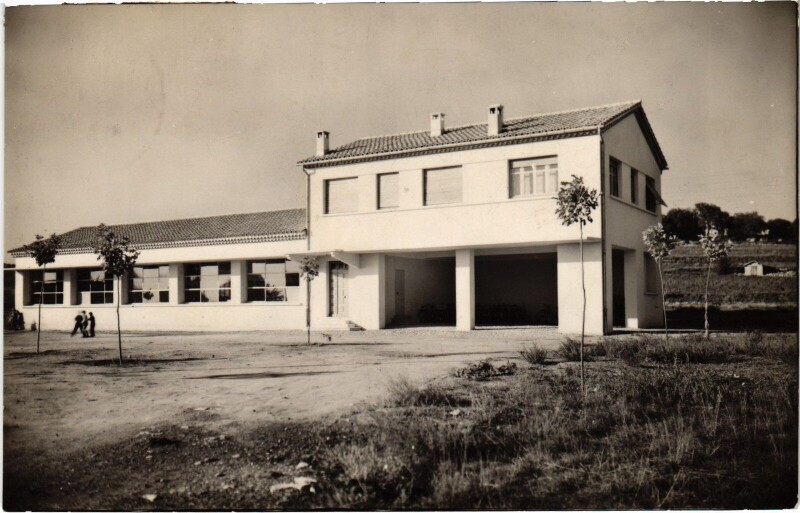 Carte postale ancienne Rousson Groupe Scolaire à Rousson