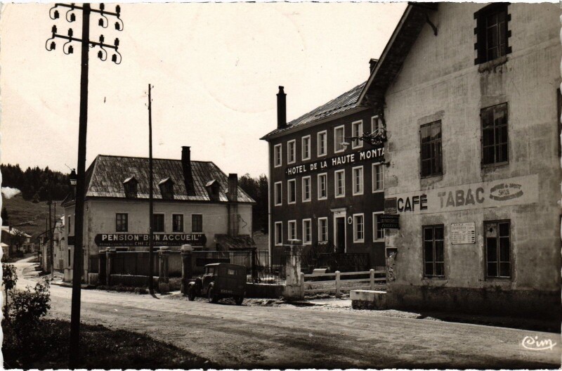 Carte postale ancienne Lajoux hotel de Montagne à Lajoux