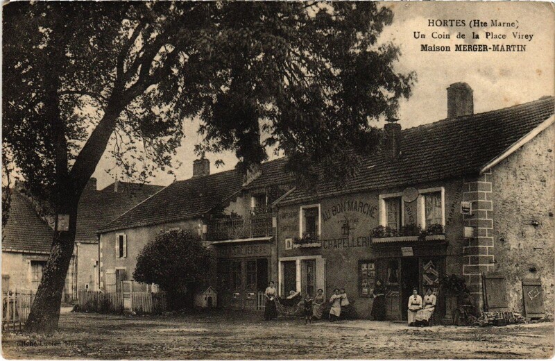 Carte postale ancienne Hortes Un coin de la Place Virey