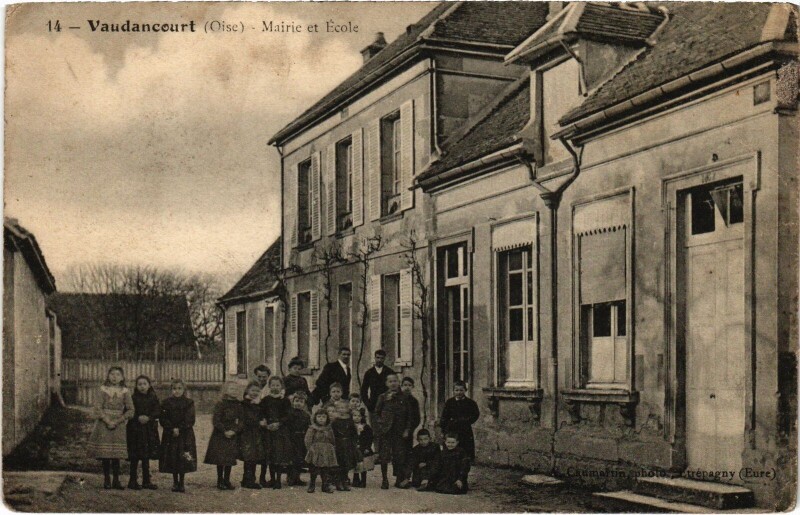 Carte postale ancienne Vaudancourt Mairie et Ecoles à Vaudancourt