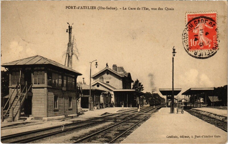 Carte postale ancienne Port-d'Aterlier La Gare Railway Station vue des Quais