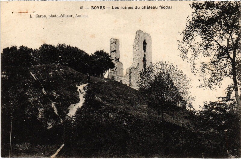 Carte postale ancienne Boves Ruines du Chateau à Boves