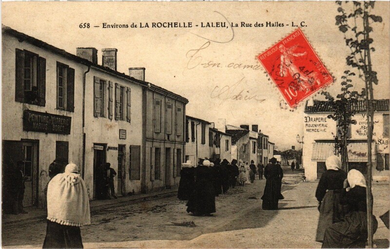 Carte postale ancienne Laleu Rue des Halles