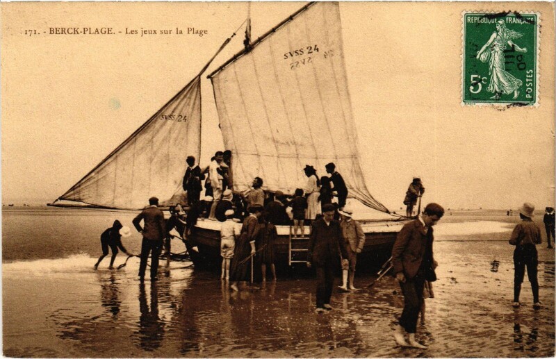 Carte postale ancienne Berck-Plage Les jeux sur la Plage à Berck