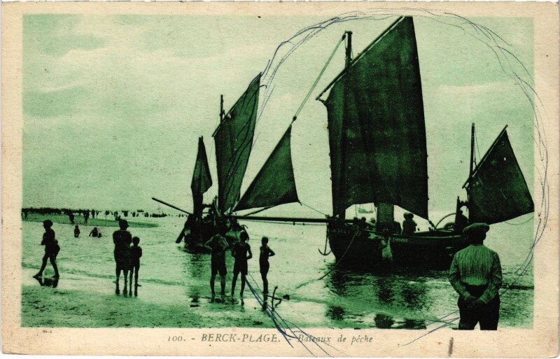 Carte postale ancienne Berck-Plage Bateaux de peche à Berck