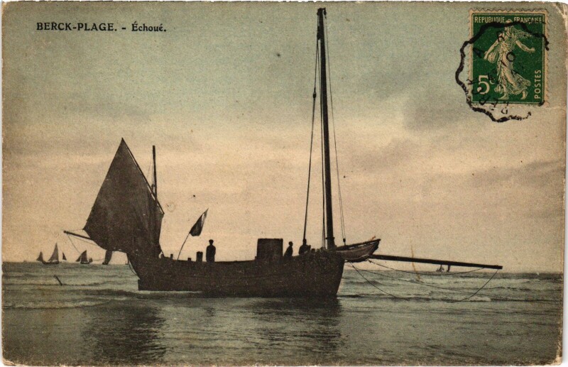 Carte postale ancienne Berck-Plage Echoue à Berck