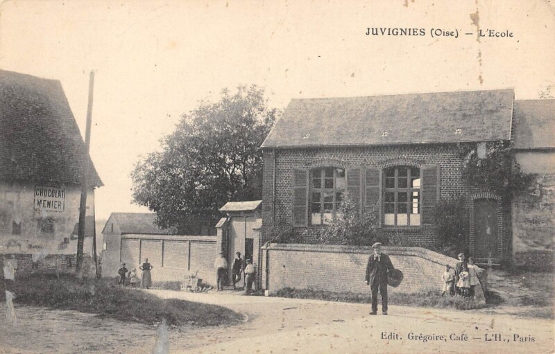Carte postale ancienne Juvigny - L'Ecole