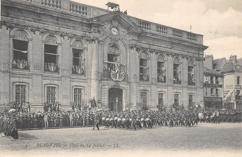 Carte postale ancienne Beauvais - Fetes Du 14 Juillet à Beauvais
