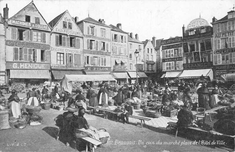 Carte postale ancienne Beauvais / Un Coin Du Marche / Place Hotel De Ville à Beauvais