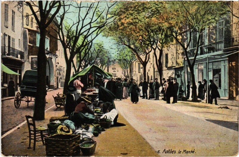 Carte postale ancienne Antibes le Marché à Antibes