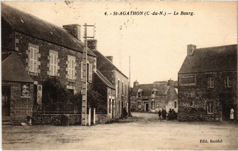 Carte postale ancienne Saint-Agathon Le Bourg à Saint-Agathon