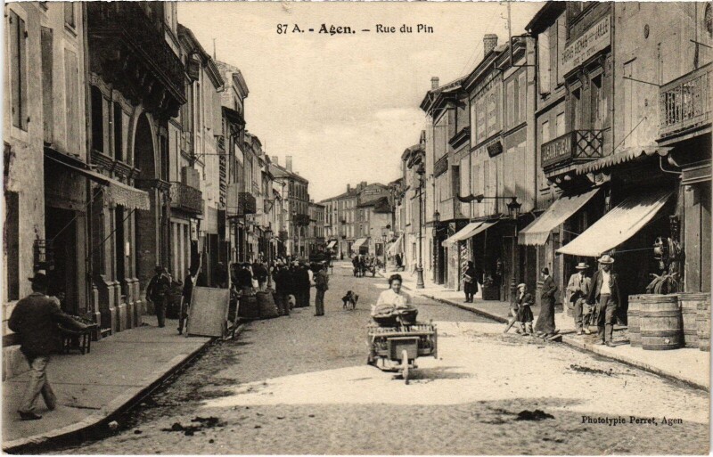 Carte postale ancienne Agen Rue du Pin