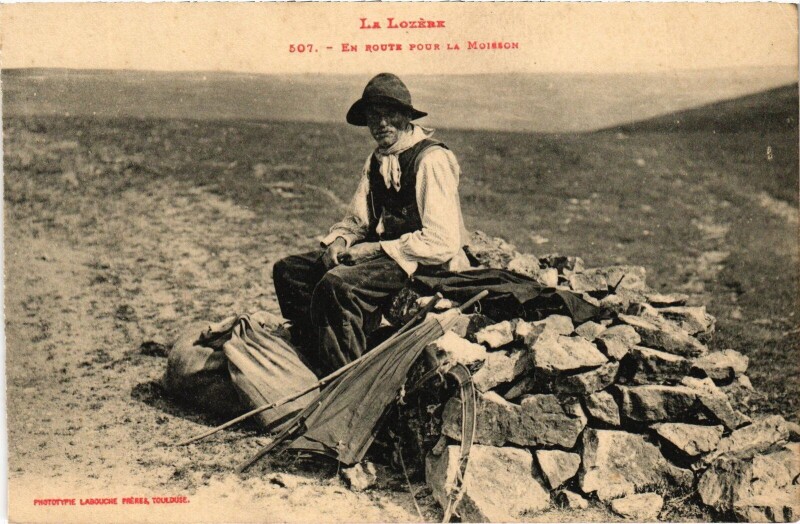 Carte postale ancienne La Lozere en route pour la moisson
