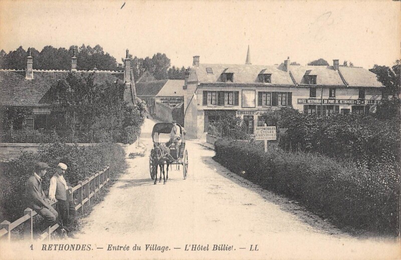 Carte postale ancienne Rethondes - Entree Du Village - Hotel Billiet à Rethondes