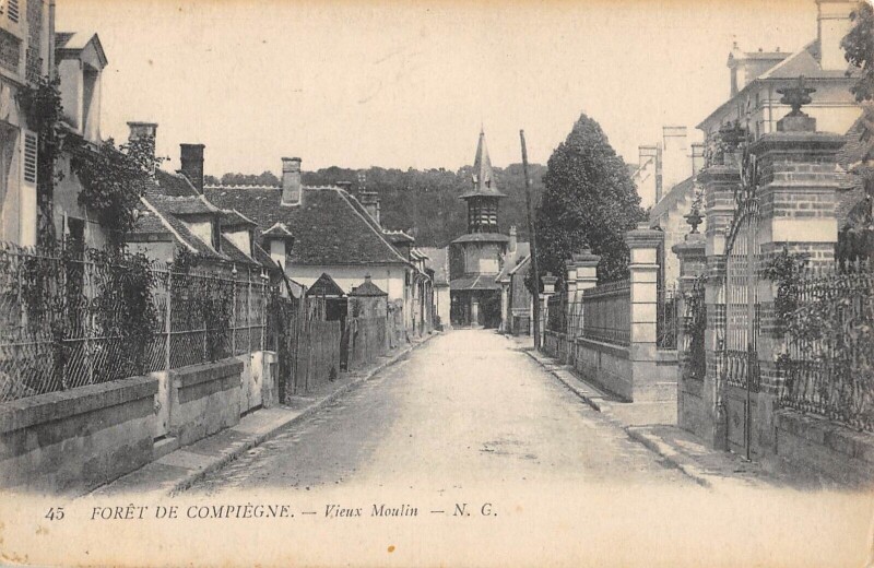 Carte postale ancienne Foret De Compiegne - Vieux Moulin à Vieux-Moulin