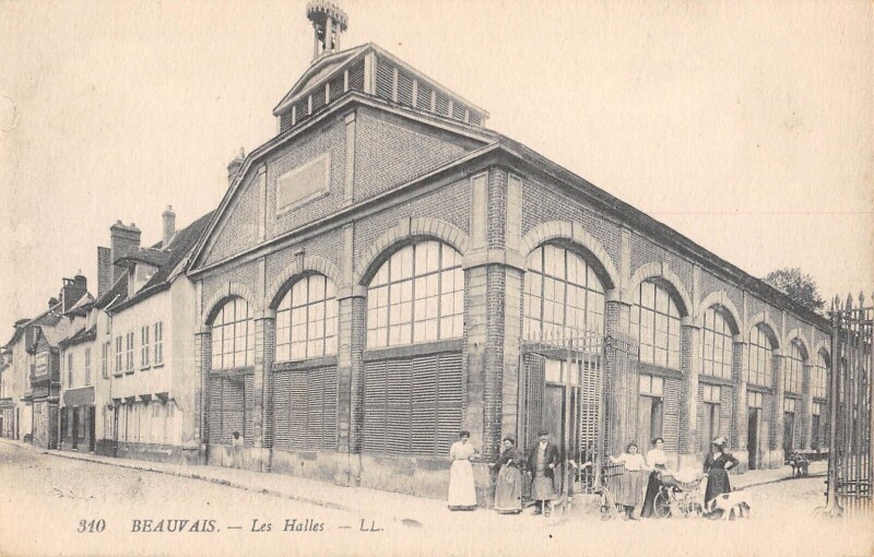 Carte postale ancienne Beauvais - Les Halles à Beauvais