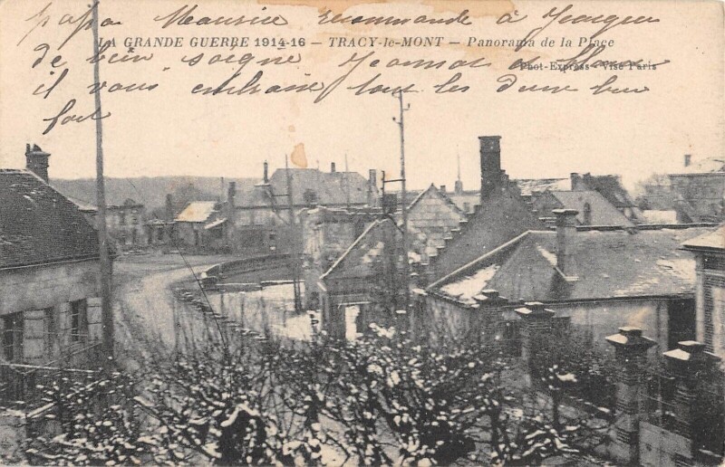 Carte postale ancienne Tracy Le Mont / Panorama De La Place à Tracy-le-Mont