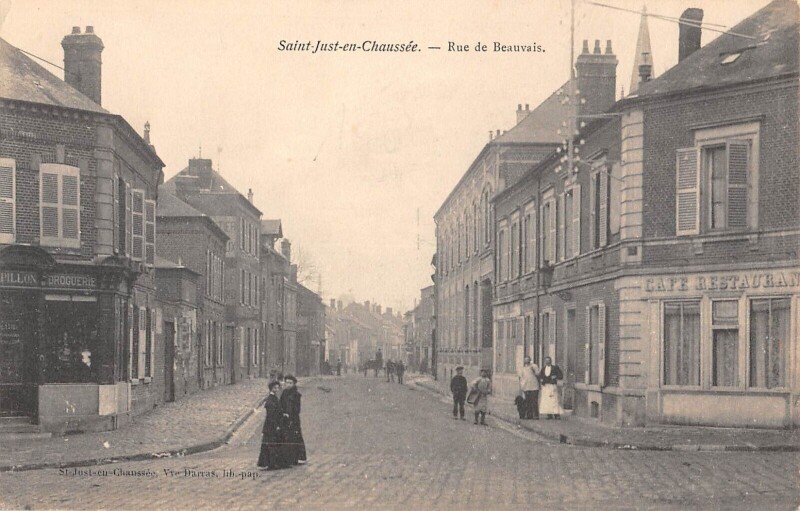 Carte postale ancienne Saint Just En Chaussee - Rue De Beauvais à Beauvais