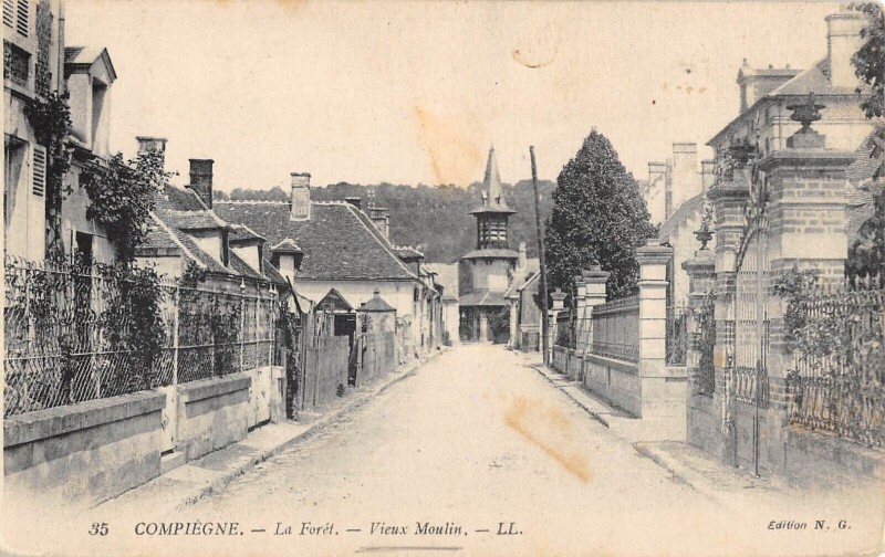 Carte postale ancienne Compiegne - La Foret - Vieux Moulin à Vieux-Moulin